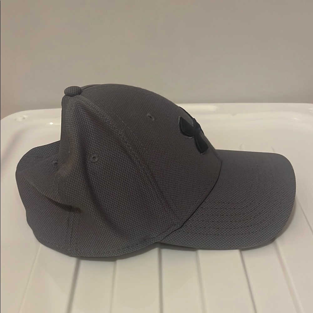 Under Armour Dark Gray Cap - Picture 5 of 5